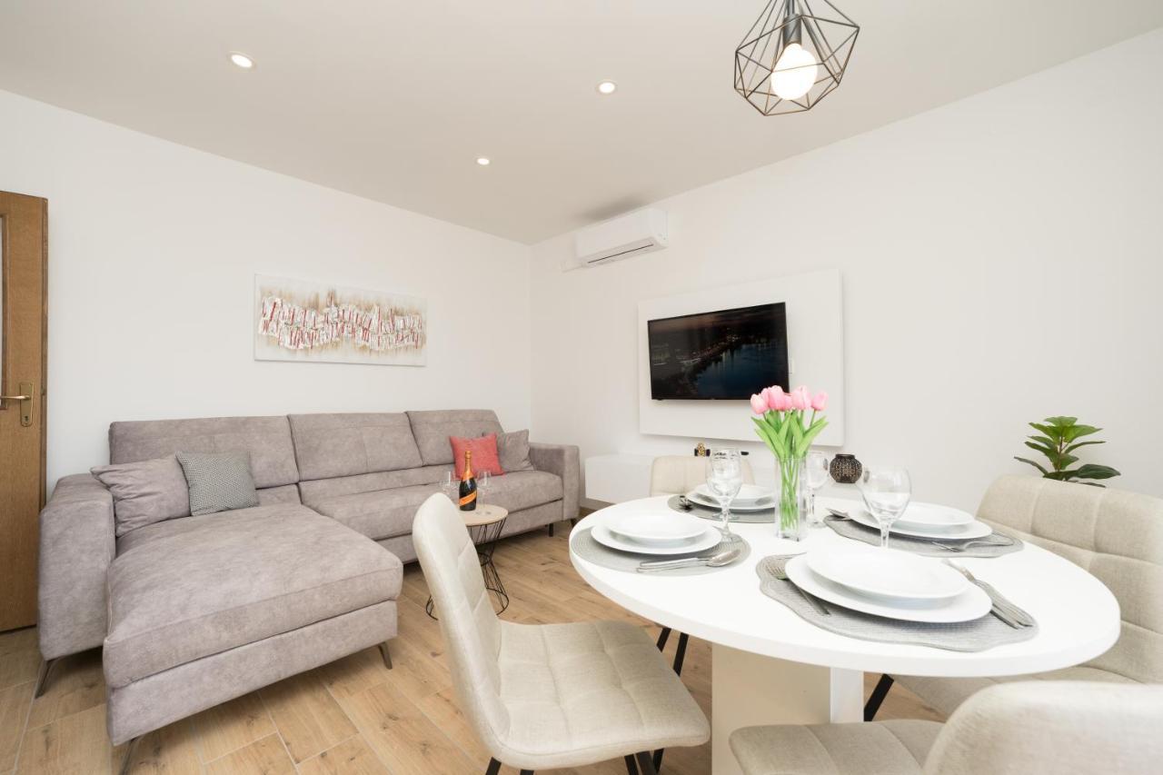 Apartmani Tomeri Стариград-Пакленица Екстериор снимка