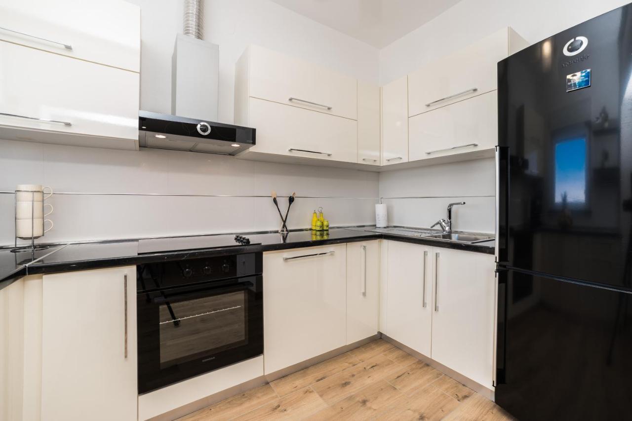 Apartmani Tomeri Стариград-Пакленица Екстериор снимка