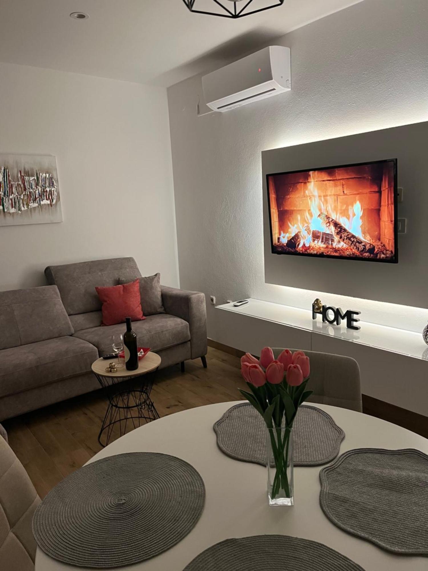 Apartmani Tomeri Стариград-Пакленица Екстериор снимка