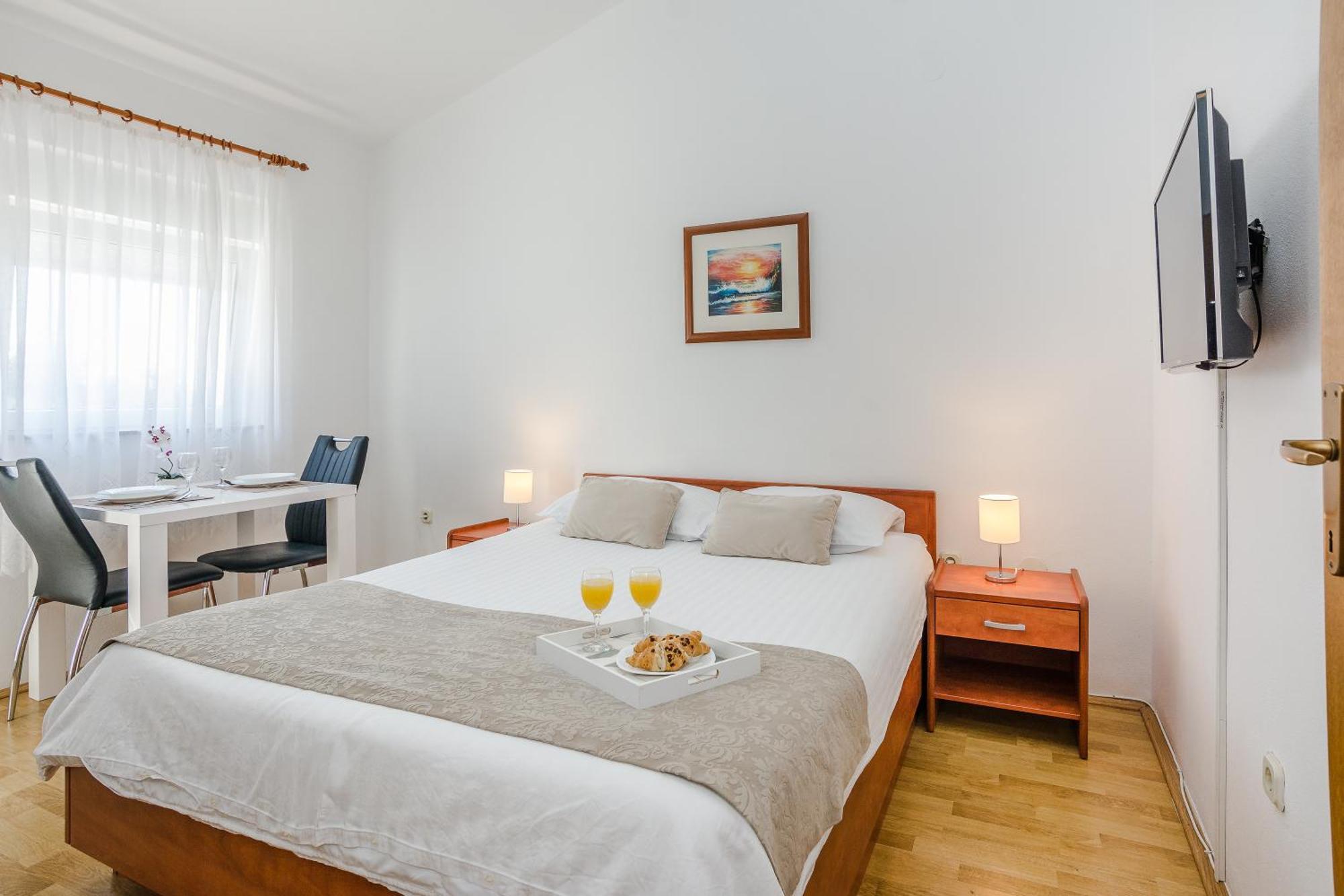 Apartmani Tomeri Стариград-Пакленица Екстериор снимка