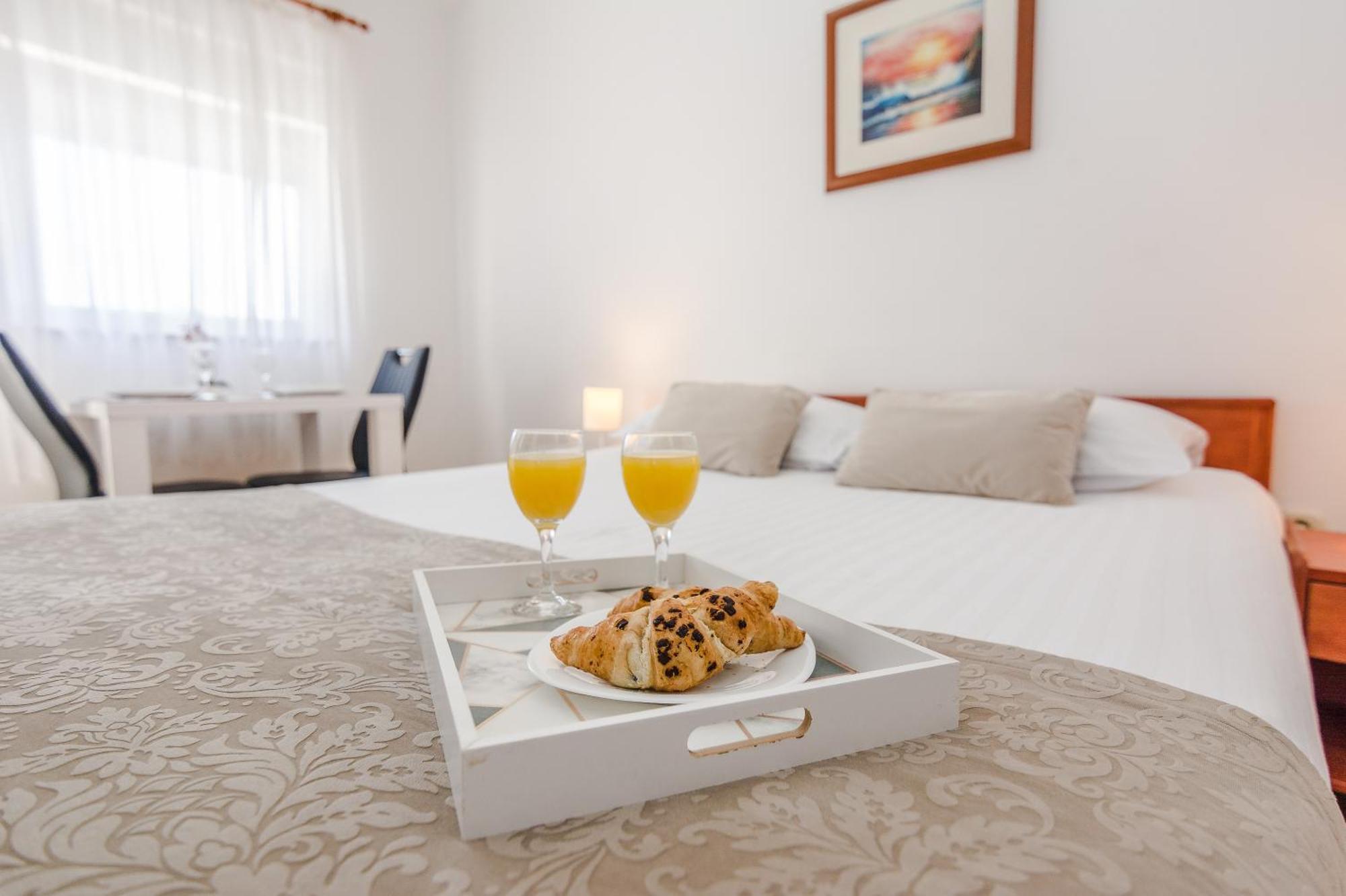 Apartmani Tomeri Стариград-Пакленица Екстериор снимка