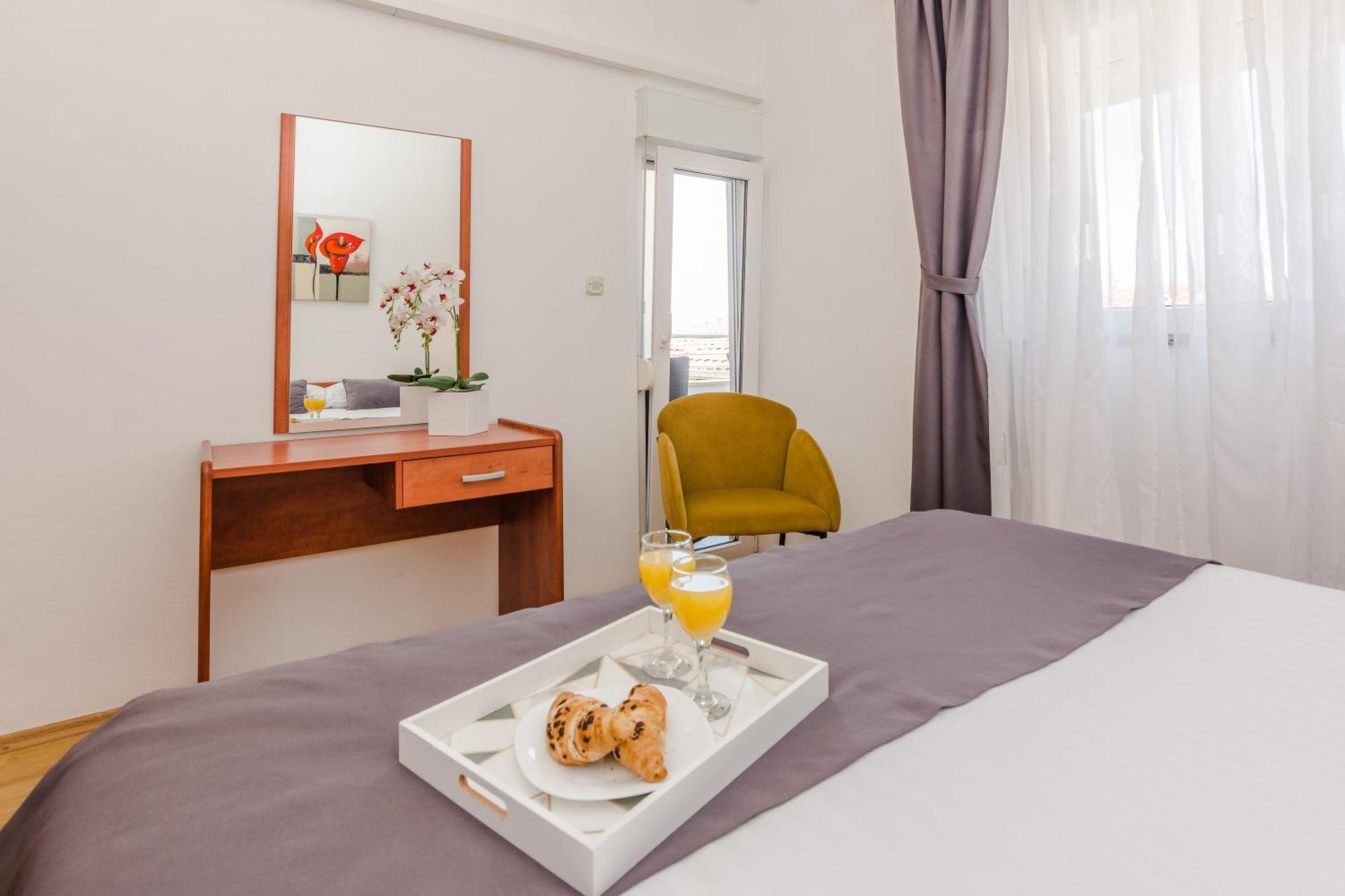 Apartmani Tomeri Стариград-Пакленица Екстериор снимка