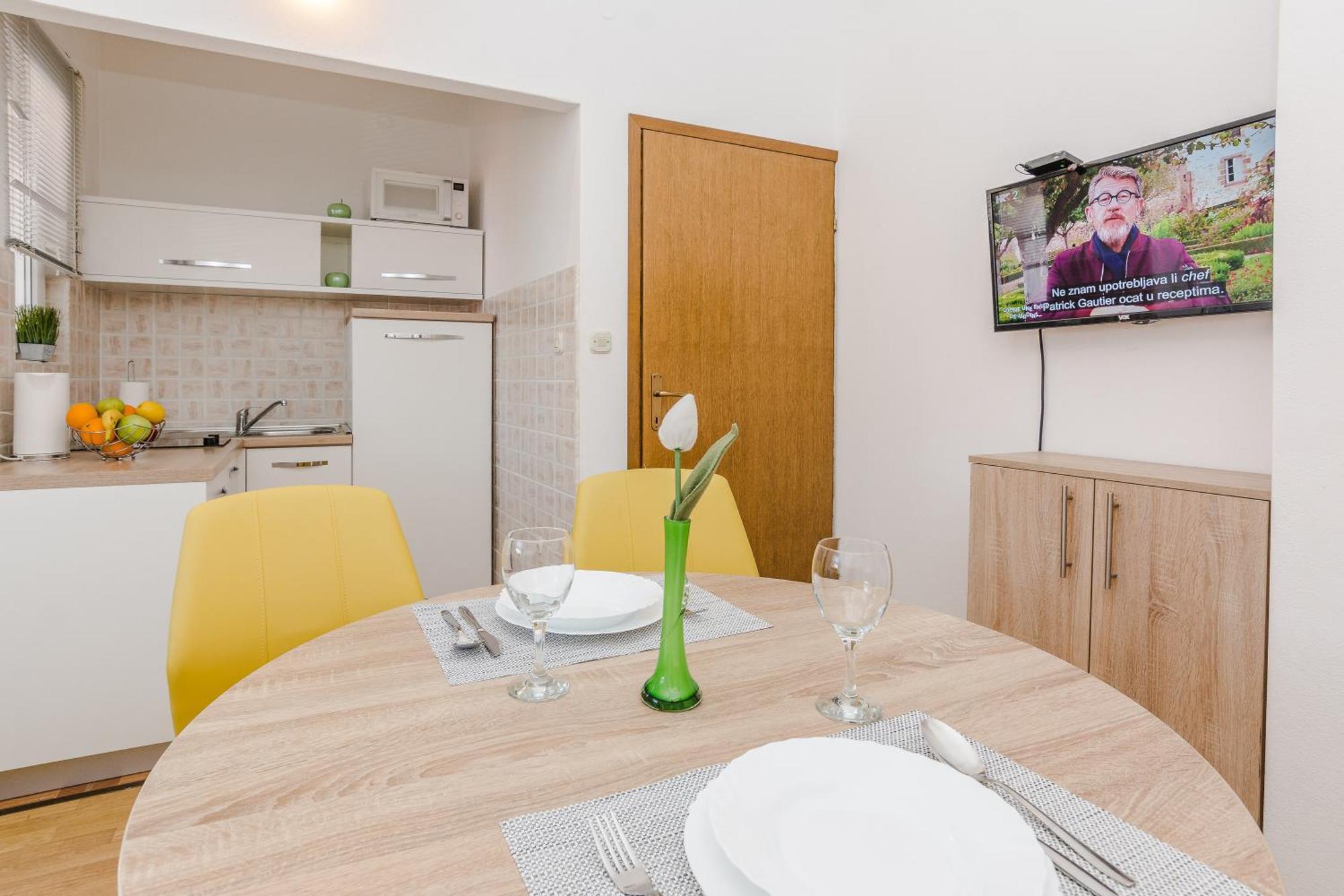Apartmani Tomeri Стариград-Пакленица Екстериор снимка