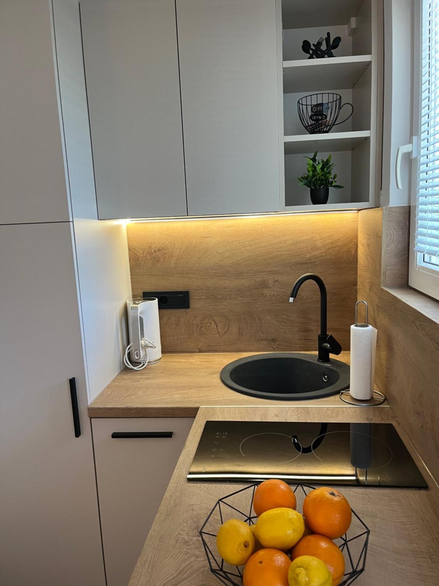 Apartmani Tomeri Стариград-Пакленица Екстериор снимка
